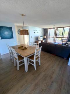 Gemini Resort, 2bedroom Unit19 and carpark Golden Beach, Caloundra - 4