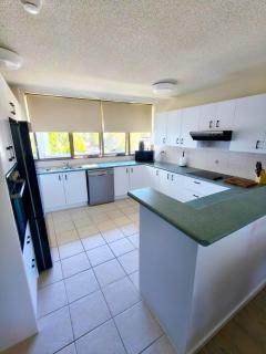 Gemini Resort, 2bedroom Unit19 and carpark Golden Beach, Caloundra - 4