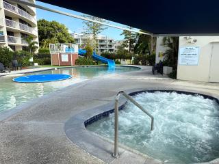 Gemini Resort, 2bedroom Unit19 and carpark Golden Beach, Caloundra - 3