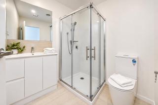 Central 4BR Brand New Home with free parking - 1