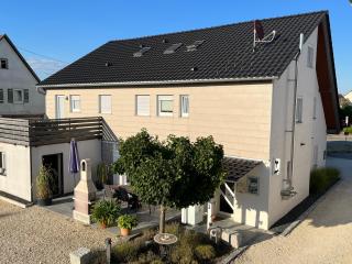 Monteurwohnung "Medium"- 3 Schlafzimmer - Terrasse mit Grill - Parkplätze - 4