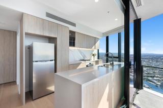 The Star - Luxe 2BR with Ocean Views, Pool & Balcony - 5