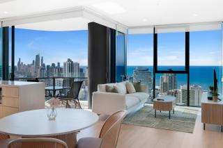 The Star - Luxe 2BR with Ocean Views, Pool & Balcony - 9