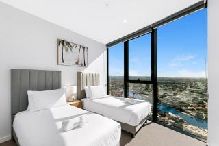 The Star - Luxe 2BR with Ocean Views, Pool & Balcony - 3