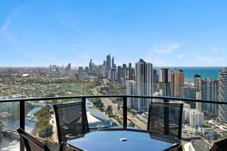 The Star - Luxe 2BR with Ocean Views, Pool & Balcony - 8