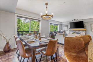 Rocky Mountain Condo with views of Grotto Mtn and hot tub - 7
