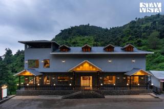 StayVista at The Pandavas - Brookside Bliss with Bonfire - 8