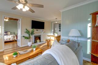 Walk to Town! West Liberty Home w/ Gazebo & Deck - 5
