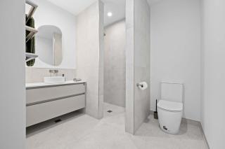 Brand New Luxury Home in Central Hamilton - Hamilton - 4