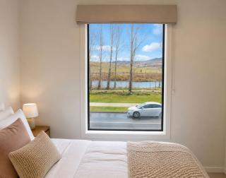 Jacks Point Alpine Escape,Near Ski & Golf, Brand New with free parking! - 3