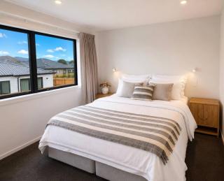 Jacks Point Alpine Escape,Near Ski & Golf, Brand New with free parking! - 2