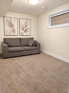 Family-Friendly 5BR Home, Basement Included - 3