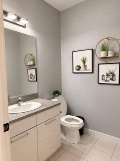 Family-Friendly 5BR Home, Basement Included - 6