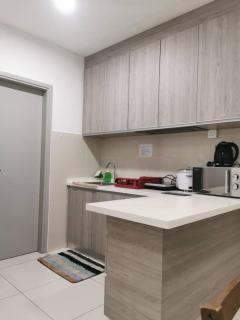 reSTARY Themed Staycation, Sutera Avenue Infinity Pool - Imago Opposite - KK City , 来沙旅 英雄主题公寓 - 无边际日落海景泳池 - Imago商场对面 - KK市中心 - 4