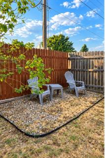 Your Home Away From Home Spacious 3BR 2 BA - 6