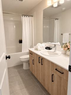 Modern 2BR Retreat King Bed Heated Bath Floors - 9