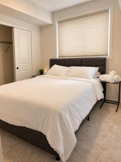 Modern 2BR Retreat King Bed Heated Bath Floors - 1