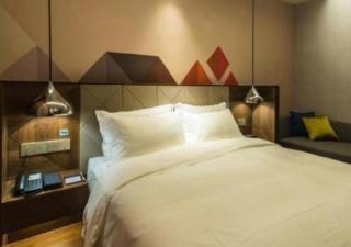 Borrman Hotel Qianjiang High-speed Railway Station Lobster City - 2