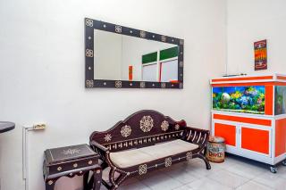 RedDoorz Syariah near Exit Tol Ngemplak Solo - 2