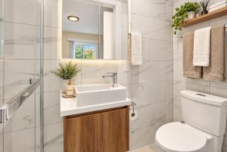 Beautiful 2BR Stay in Vibrant West End - 2