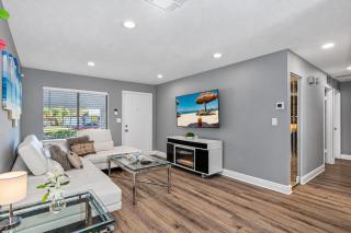 FREE Heated Pool, Sleeps 10, Pinellas Pk 25 Min to Gulf Beaches - 4