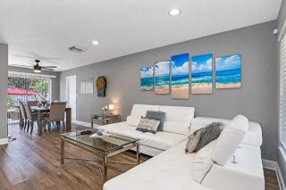 FREE Heated Pool, Sleeps 10, Pinellas Pk 25 Min to Gulf Beaches - 2