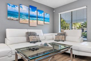 FREE Heated Pool, Sleeps 10, Pinellas Pk 25 Min to Gulf Beaches - 1