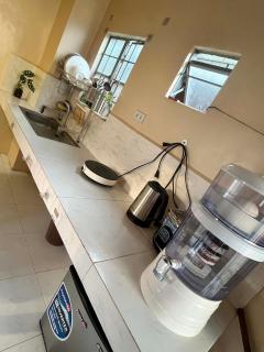 Moons Home Taguig near BGC - Garden View & Full Kitchen - 2