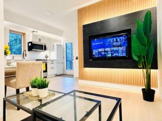 Prince Rupert Suites: Modern 1BR Kitchen & Laundry - 9