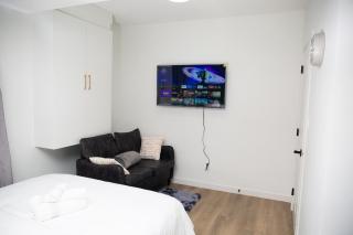 Tranquil Getaway Studio Private Bath & Wet Bar - 7