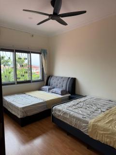 #1 Best Sandakan Villa Homestay - 5