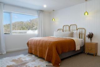 White Pebble - 8