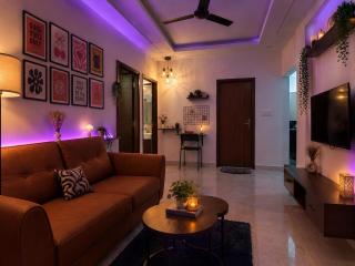 The Cozy Hive - Fantasy Room & Luxe Dreamy 2BHK - 0