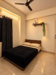 The Cozy Hive - Fantasy Room & Luxe Dreamy 2BHK - 9
