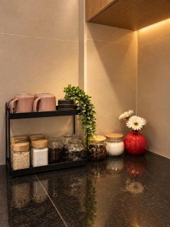 The Cozy Hive - Fantasy Room & Luxe Dreamy 2BHK - 7