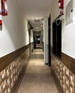 Hotel Satyam Near Ramakrishna Ashram metro - 7