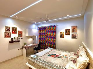 Luxurious Whole 3BHK at FilmNagar by Agartha Atithya - 6