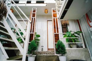 North Shores Hotel - 9
