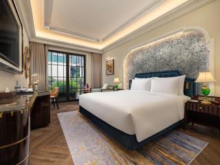 Classyc Hotel Hang Buom - 9