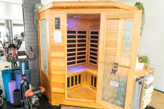 Hot Tub, Ice Bath, Gym, Sauna, Pool Table Coorparoo Haven - 4