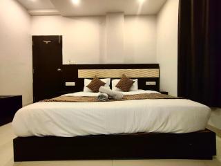 Hotel Anchal Villa By YB Hotel - 8
