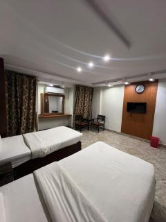 Royal Blue Hotel - 5