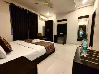 Hotel Anchal Villa By YB Hotel - 1