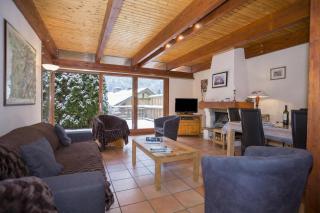 Chalet Chantey Mourry 67 Ski Chalet & Sleeps 8-9 - Happy Rentals - 9