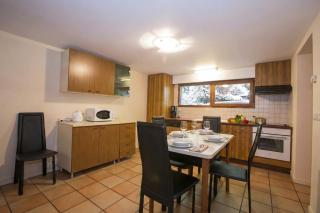 Chalet Chantey Mourry 67 Ski Chalet & Sleeps 8-9 - Happy Rentals - 7