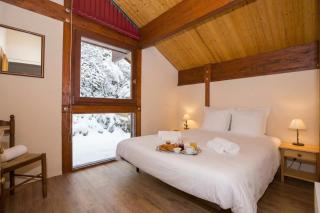 Chalet Chantey Mourry 67 Ski Chalet & Sleeps 8-9 - Happy Rentals - 6