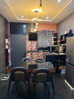 Luxe Luxury Apartment - 9