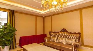 Vienna Hotel Shenzhen Bao'an Airport Taoyuanju Pingluanshan Metro Station - 1