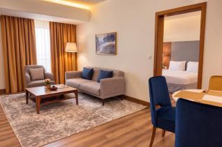 Golden Tulip Muscat - 3