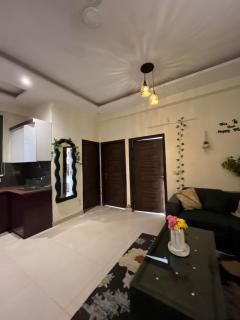 Amaya Stays The Rooh Cozy 3BHK Near Airport - 6